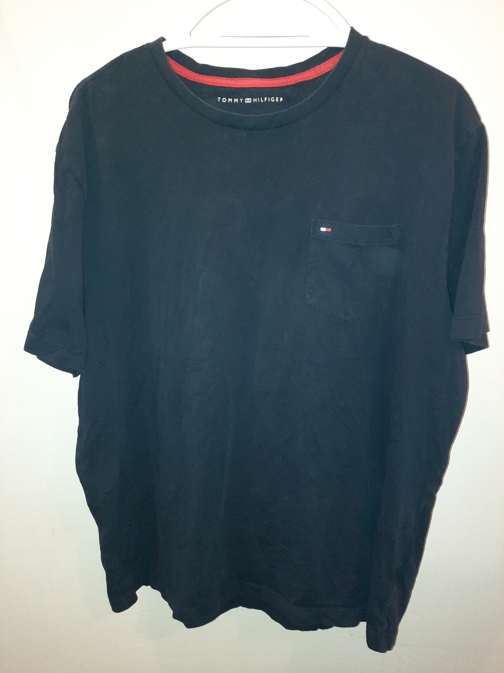 Tommy Hilfiger Navy Short Sleeve Pocket Tee with Red Neck Trim Size XL GUC